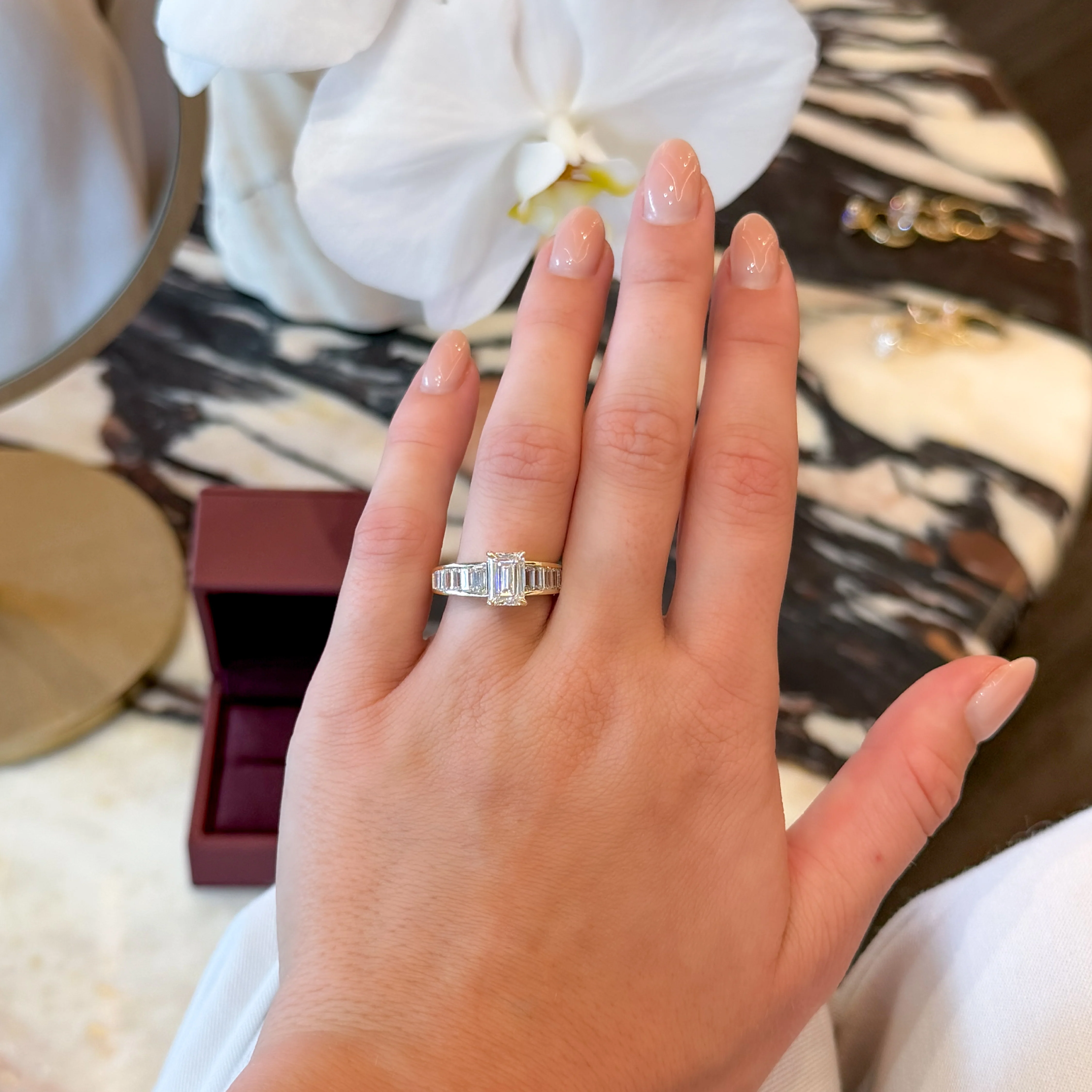 The Solene Ring - 1.52ct Emerald Solitaire with Baguette Band - Image 3